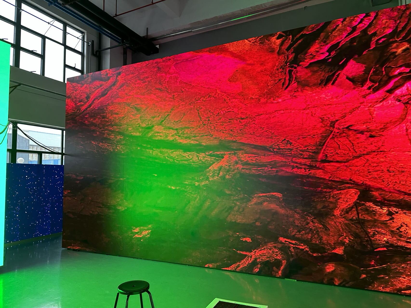 led screen
